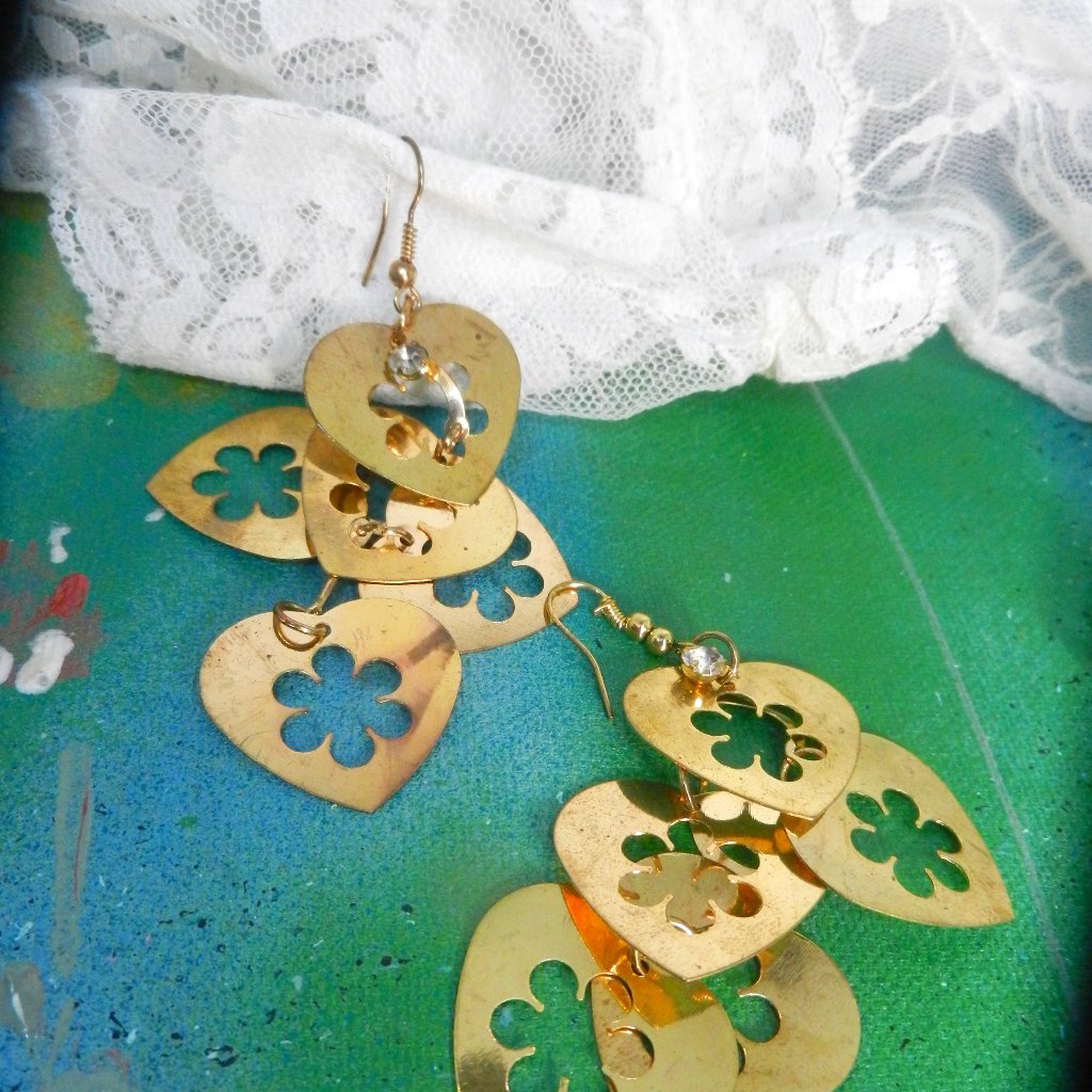 Vtg Gold Hearts Pierced Earrings Chandelier Gold Tone Cascading Windchime Love